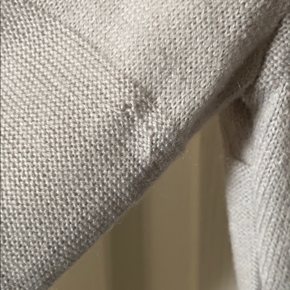 Light gray asymmetrical sweater - Picture 4 of 6